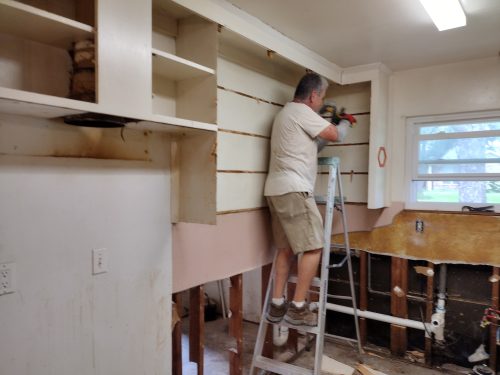 removing kitchen cabinets